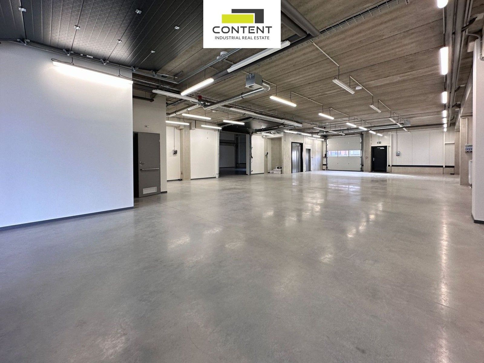Pronájem komerčního prostoru 2460 m² - foto 17