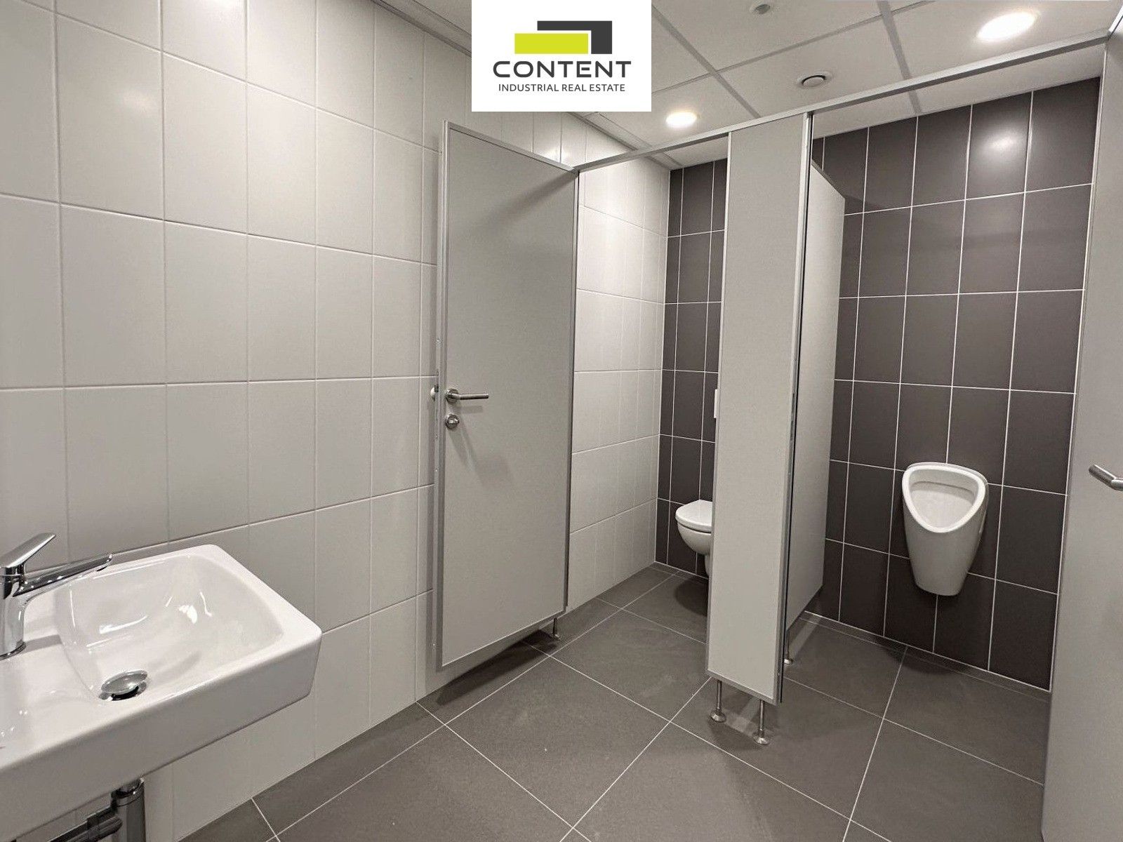 Pronájem komerčního prostoru 2460 m² - foto 25