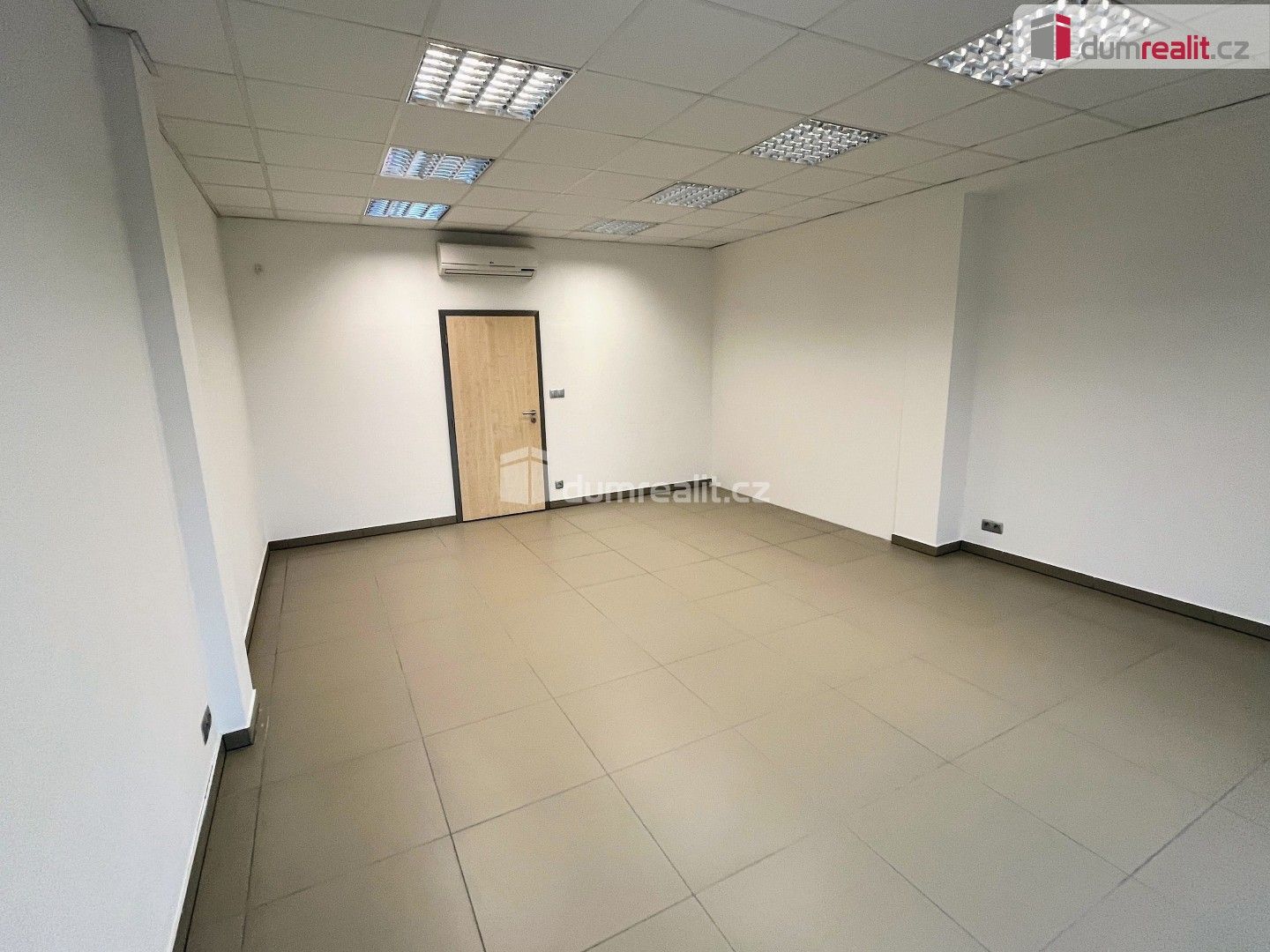 Pronájem komerčního prostoru 32 m² - foto 5