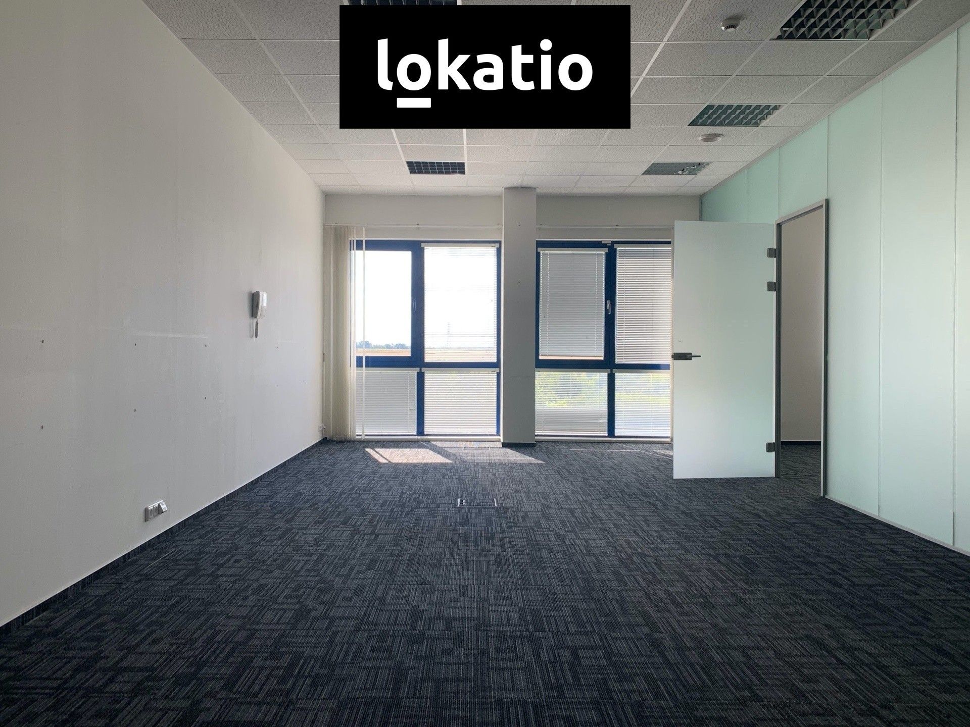 Pronájem komerčního prostoru 1055 m² - foto 9
