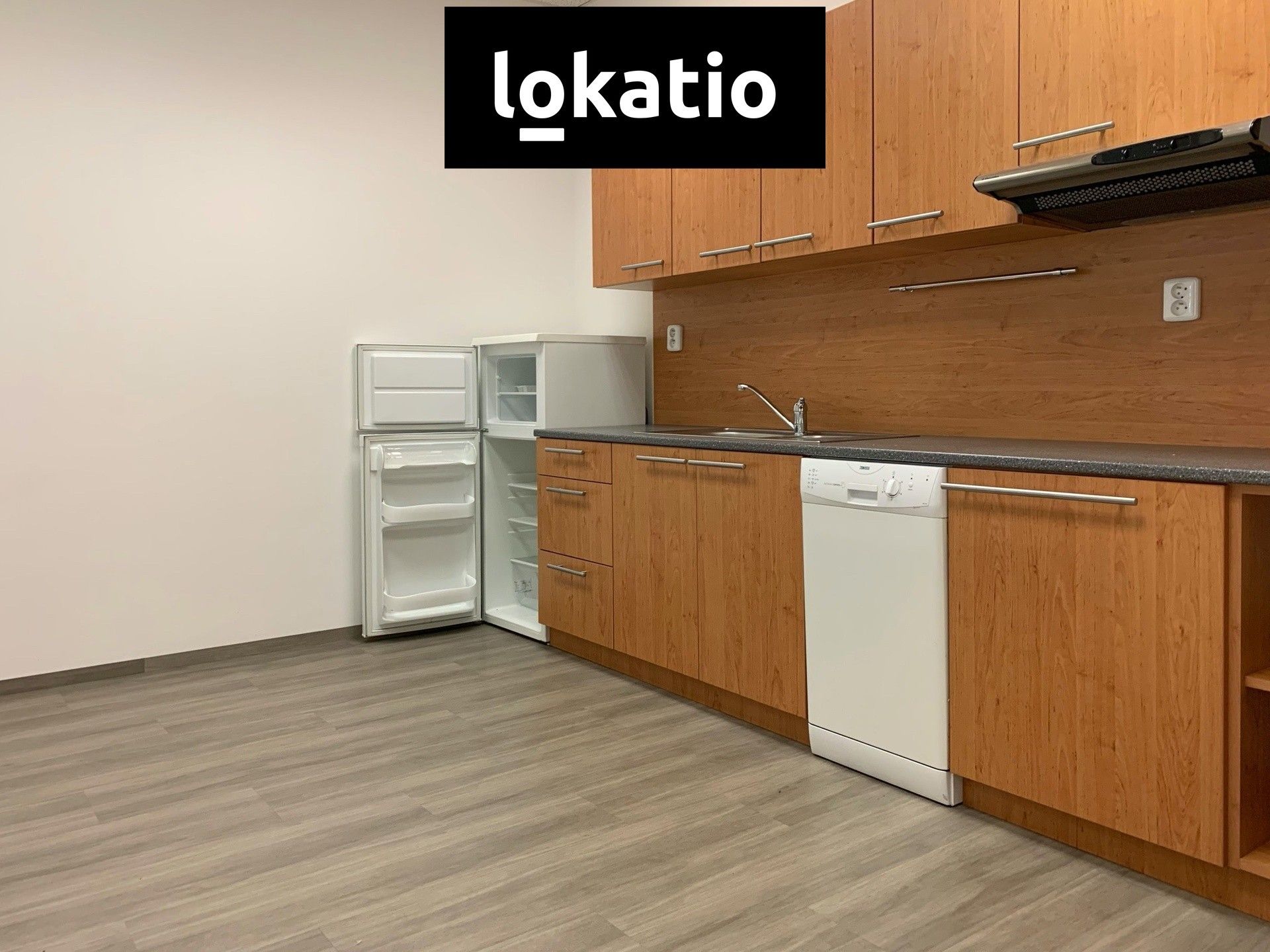 Pronájem komerčního prostoru 1055 m² - foto 16