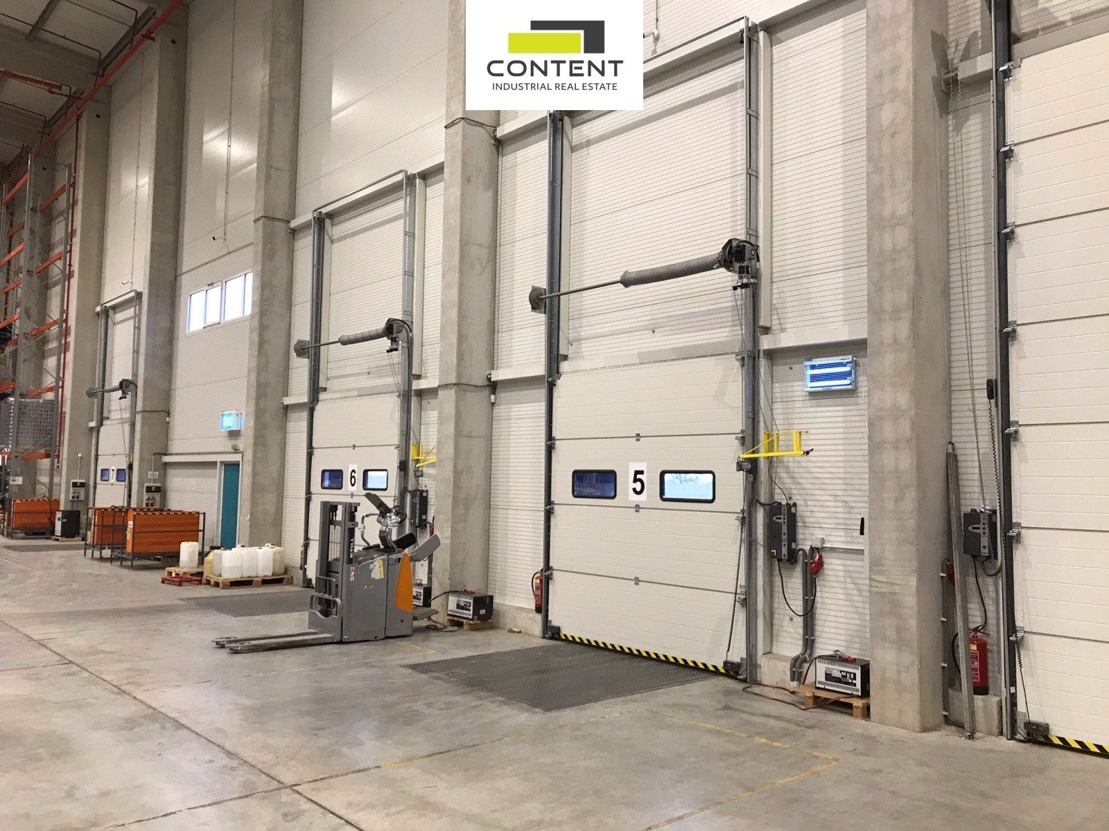 Pronájem komerčního prostoru 7000 m² - foto 14
