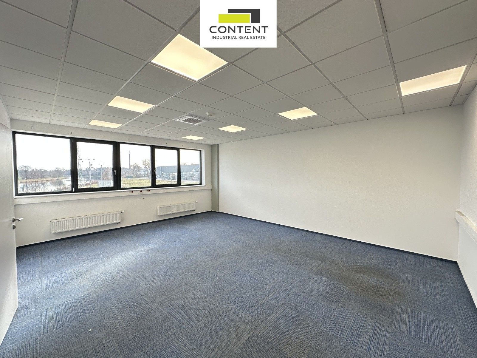 Pronájem komerčního prostoru 4859 m² - foto 18