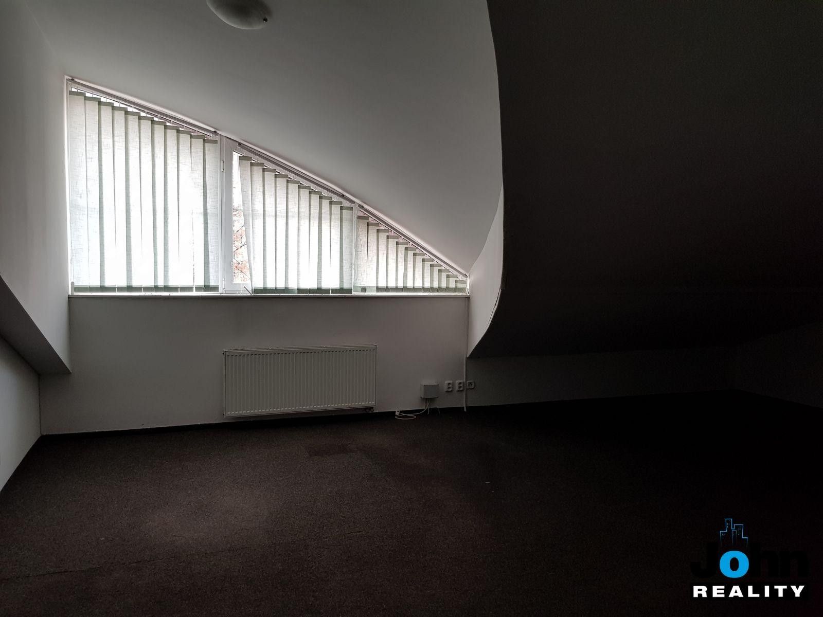 Pronájem komerčního prostoru 200 m² - foto 11