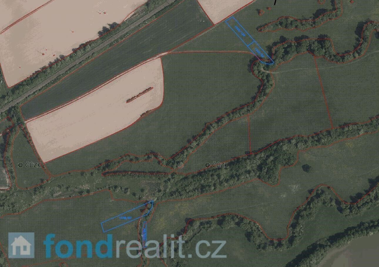 Prodej nemovitosti 9886 m² - foto 8