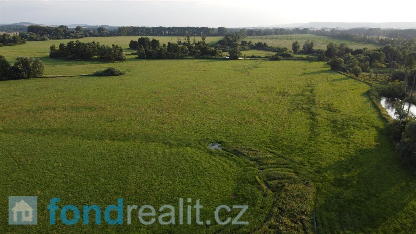Prodej nemovitosti 9886 m² - foto 2