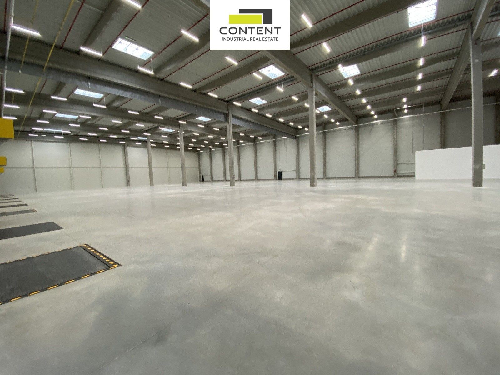 Pronájem komerčního prostoru 16000 m² - foto 14