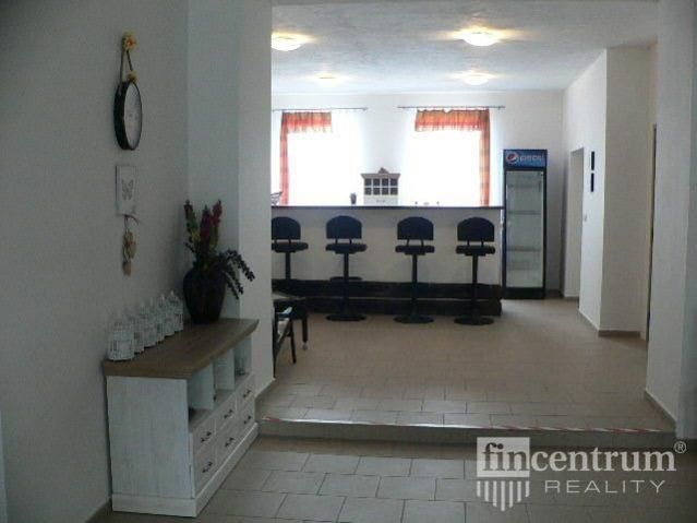 Prodej komerčního prostoru 1400 m² - foto 7