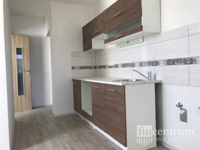 Prodej komerčního prostoru 1400 m² - foto 12