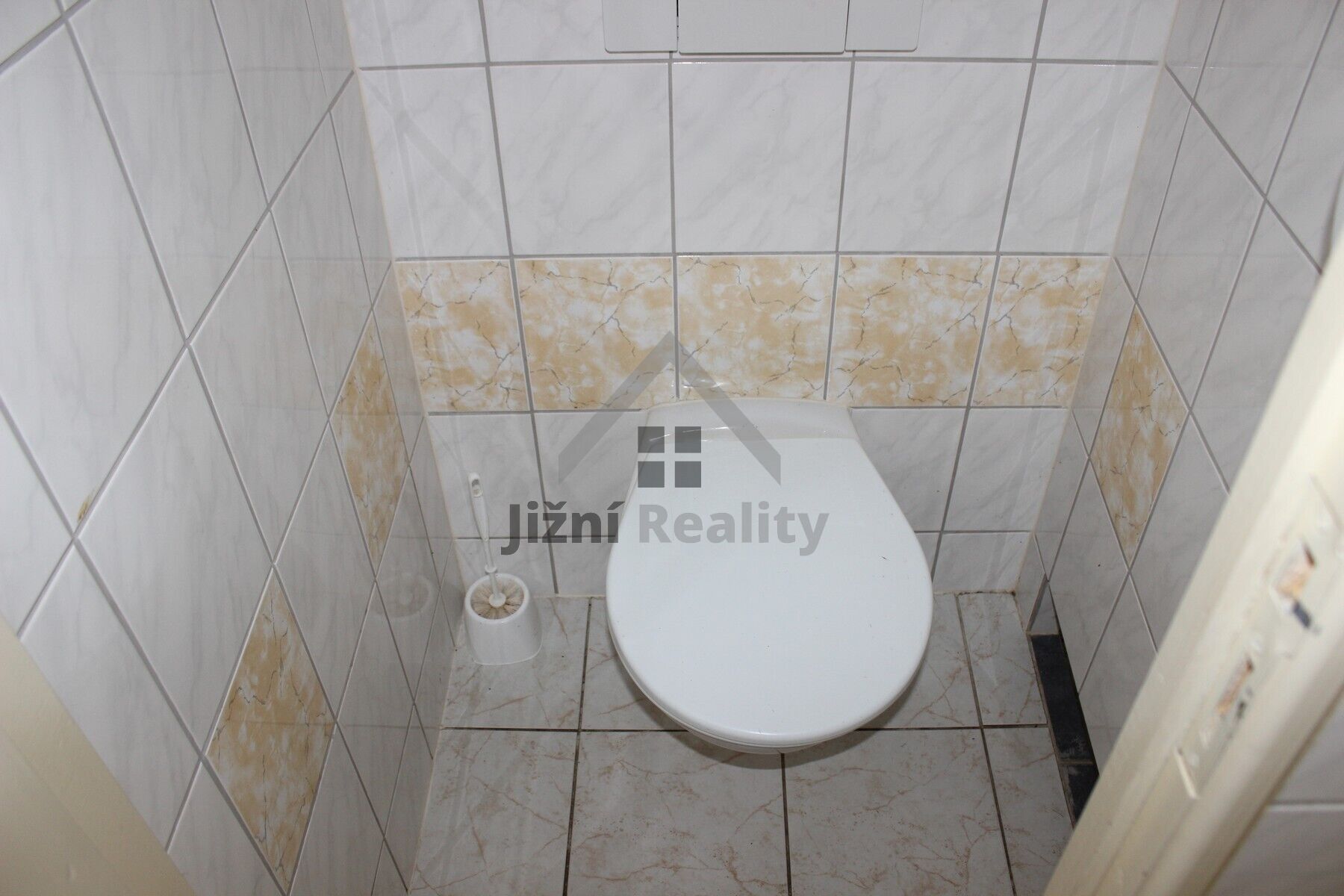 Prodej komerčního prostoru 1000 m² - foto 6