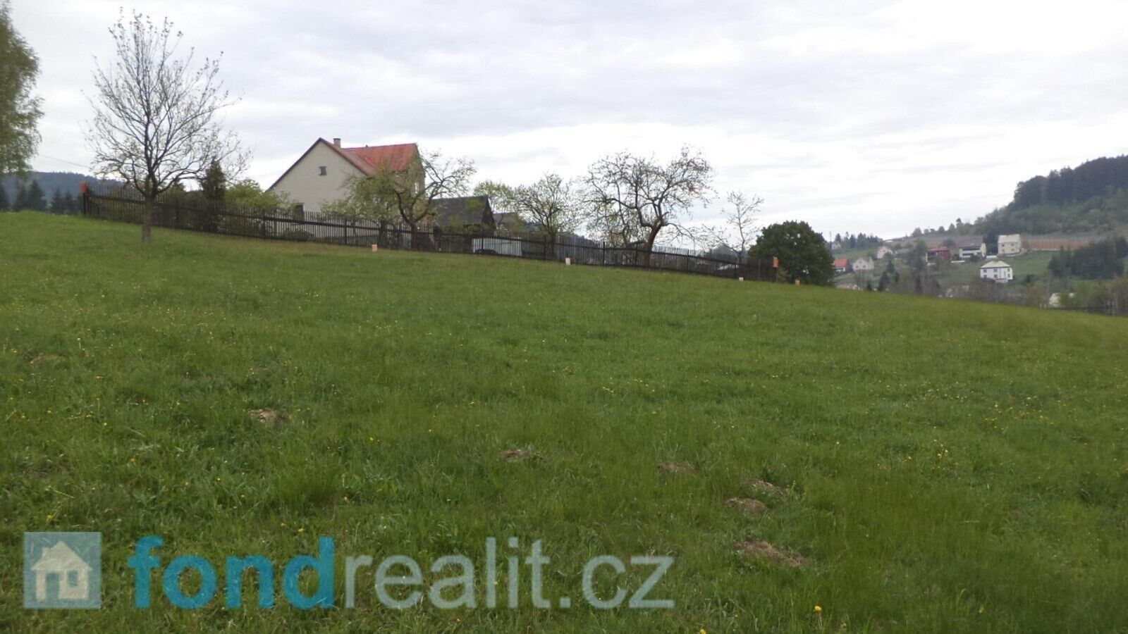 Prodej nemovitosti 1105 m² - foto 2