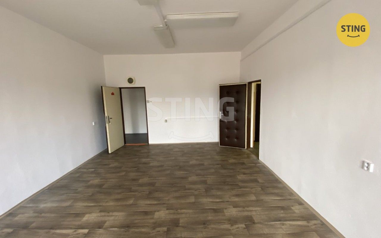 Pronájem komerčního prostoru 75 m² - foto 1