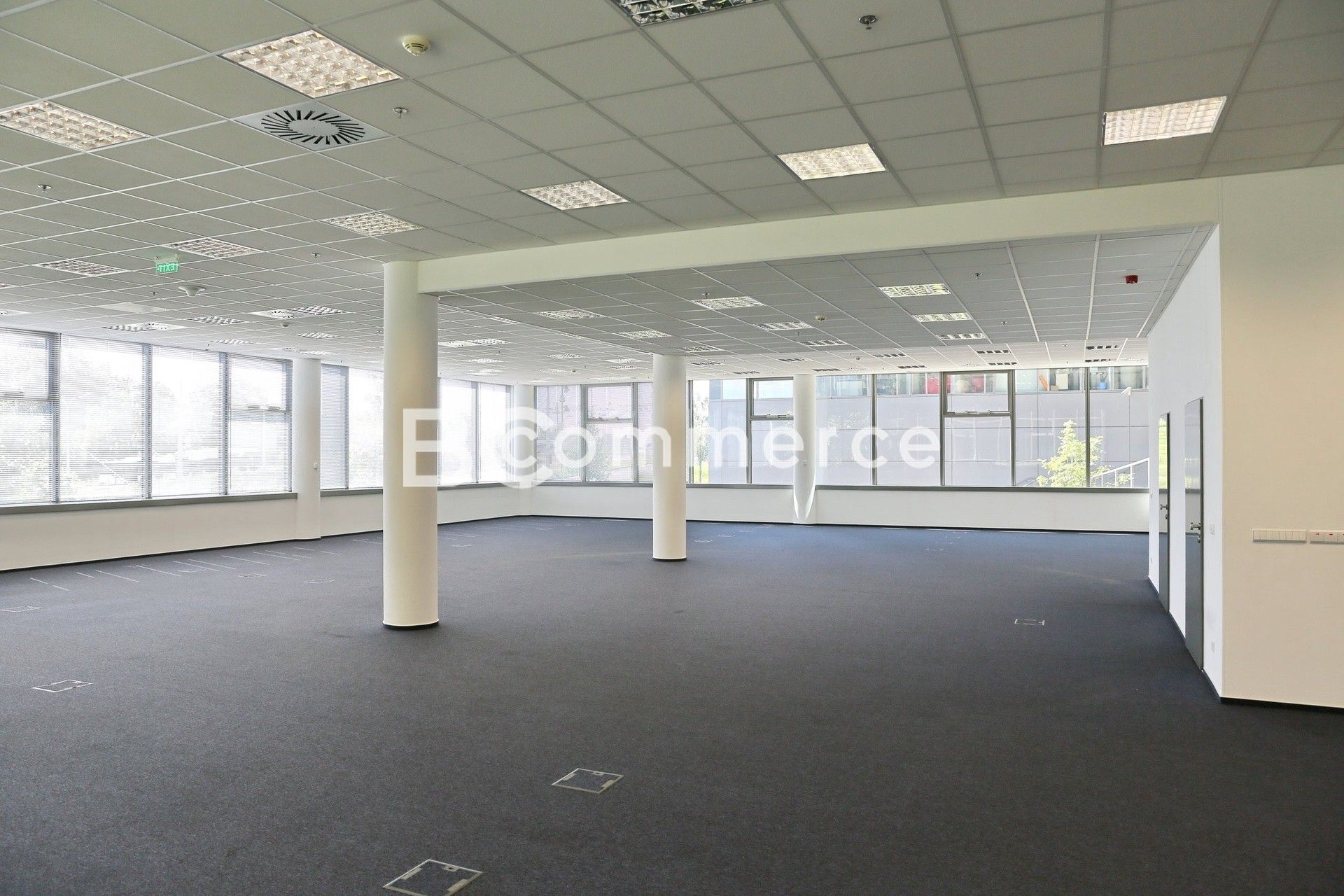 Pronájem komerčního prostoru 780 m² - foto 10