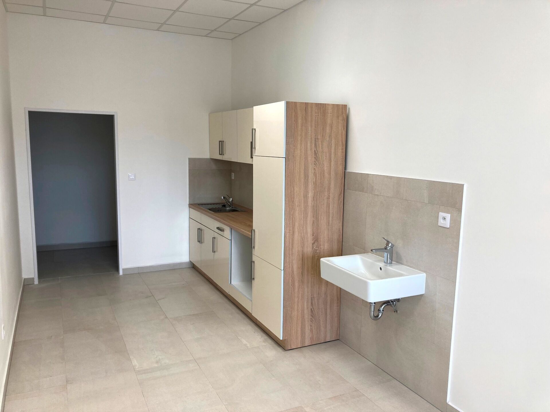 Pronájem komerčního prostoru 13211 m² - foto 8