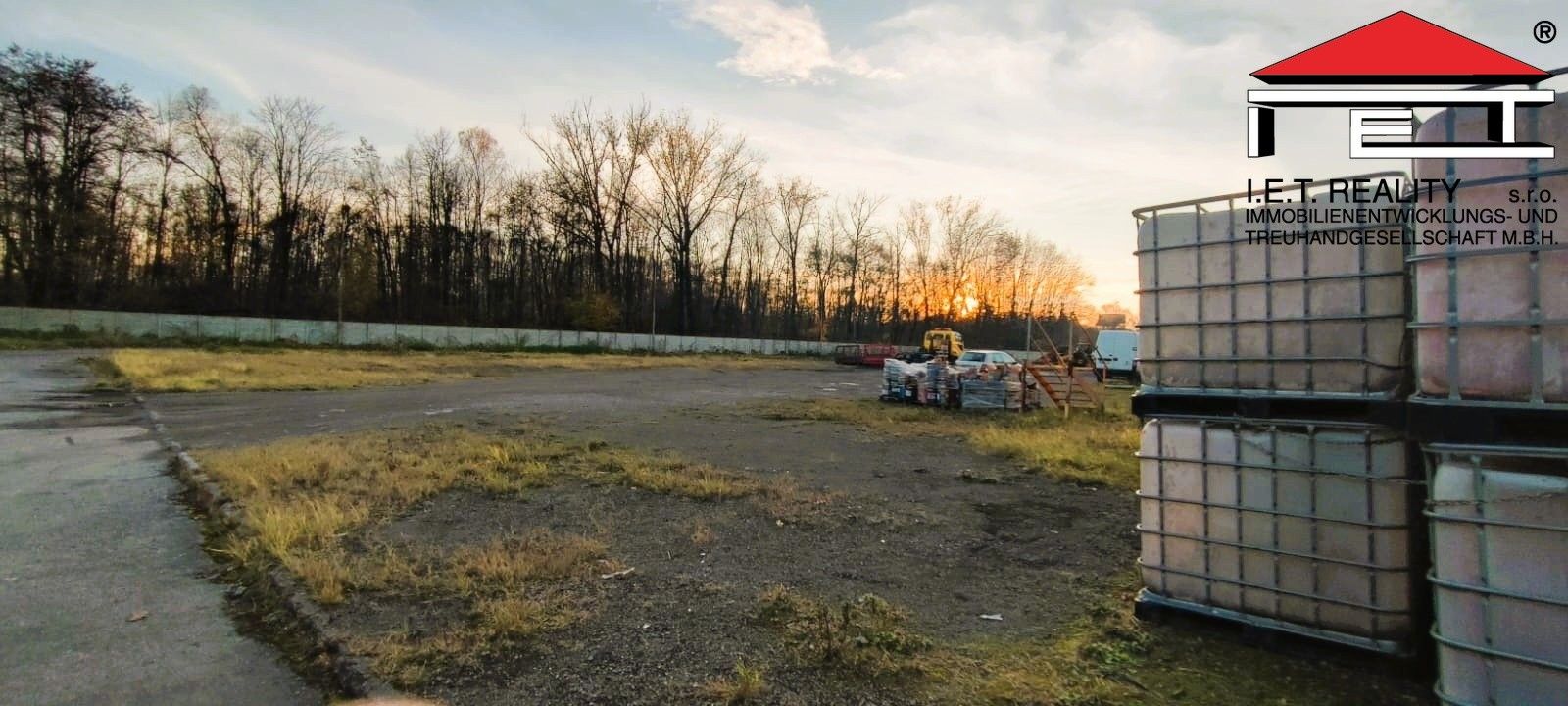 Pronájem pozemku 1000 m² - foto 1