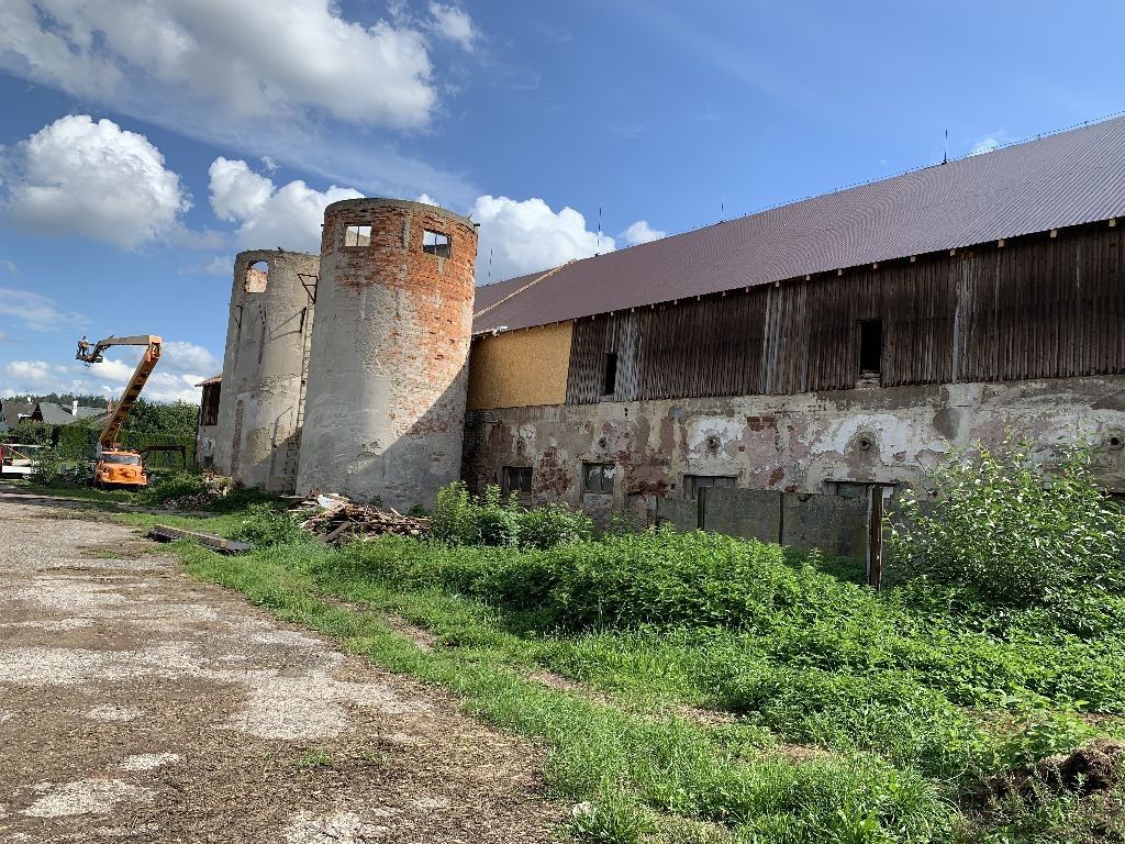 Prodej komerčního prostoru 1700 m² - foto 1