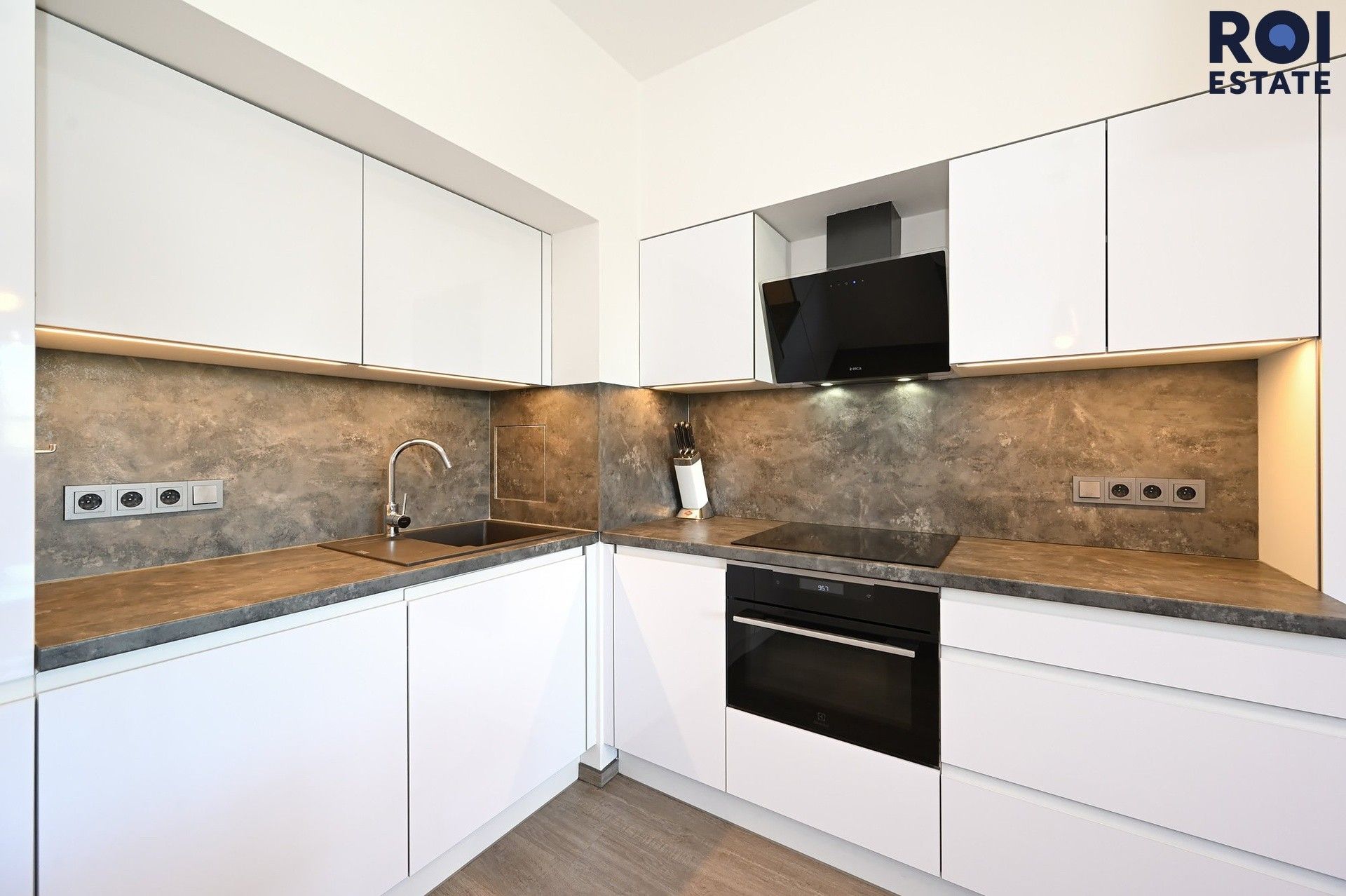 Pronájem bytu 2+kk 45 m² - foto 1