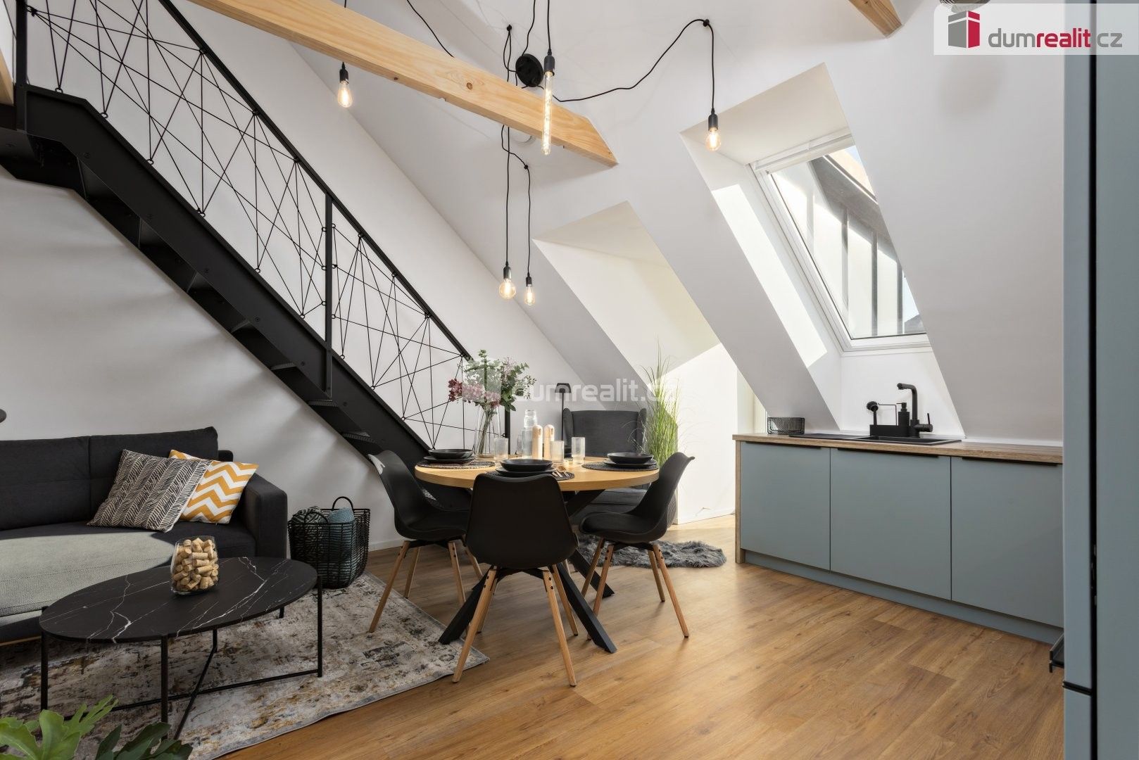 Pronájem bytu 3+kk 68 m² - foto 2