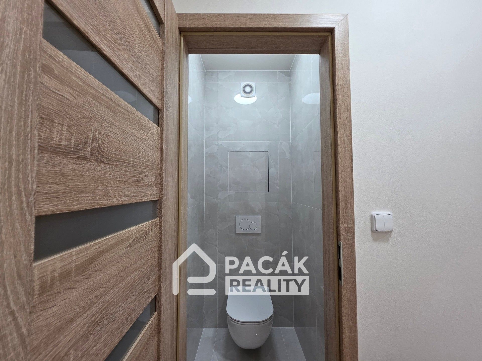 Pronájem bytu 3+1 78 m² - foto 17