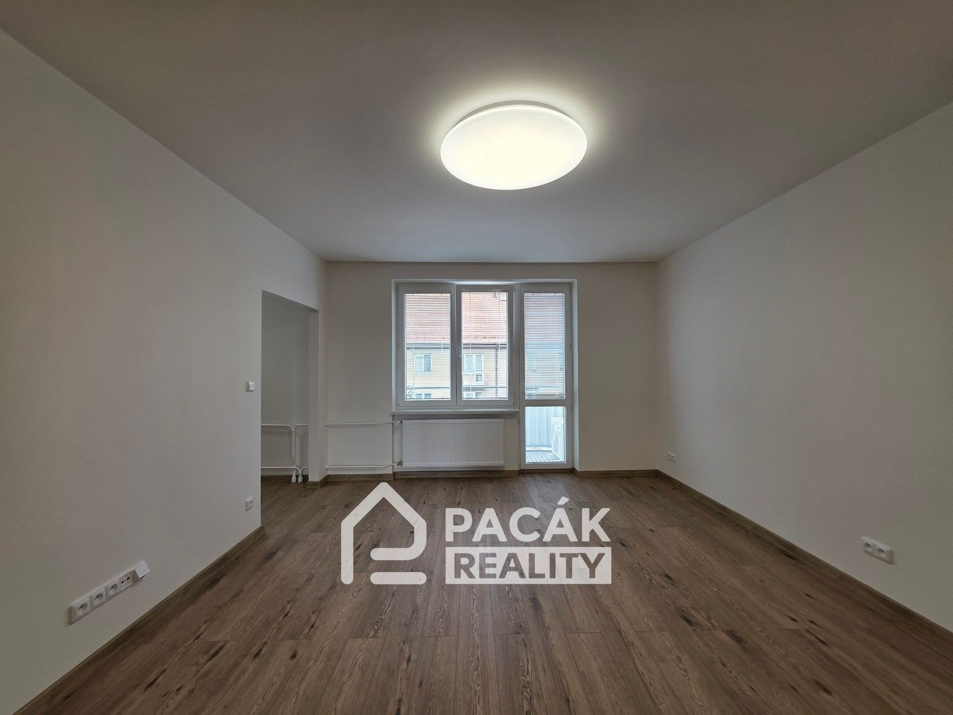 Pronájem bytu 3+1 78 m² - foto 24