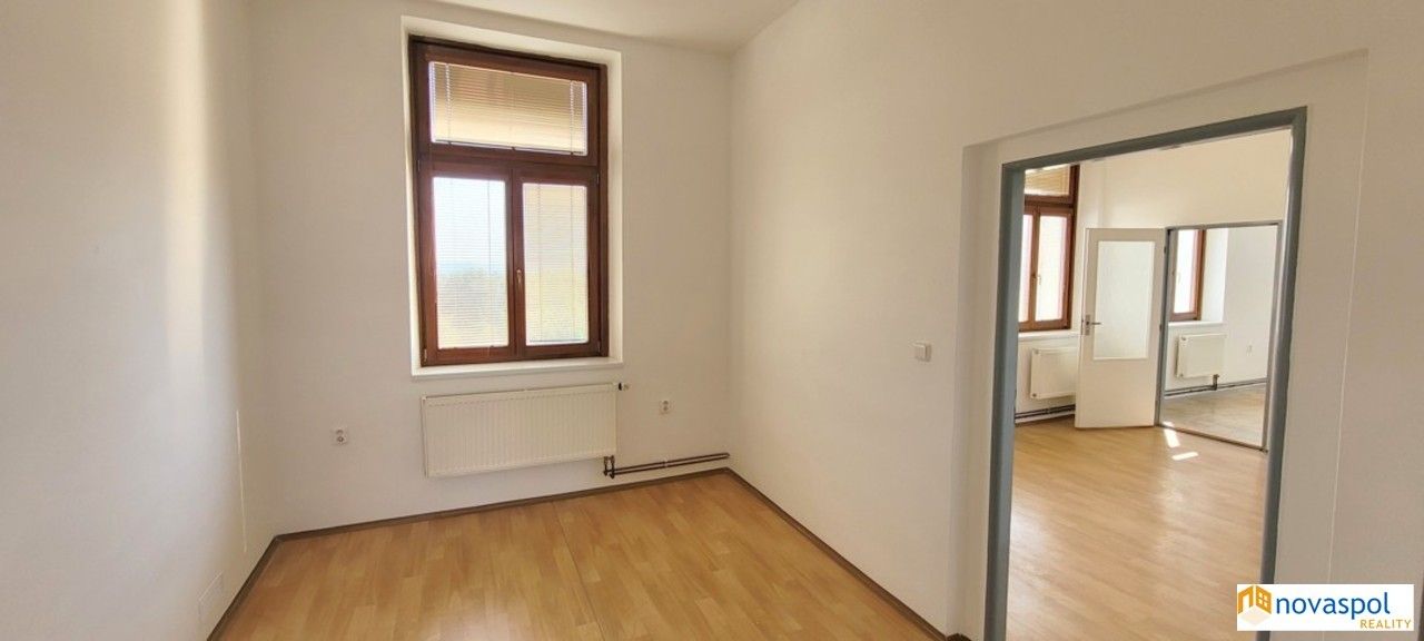 Pronájem bytu 2+1 78 m² - foto 4