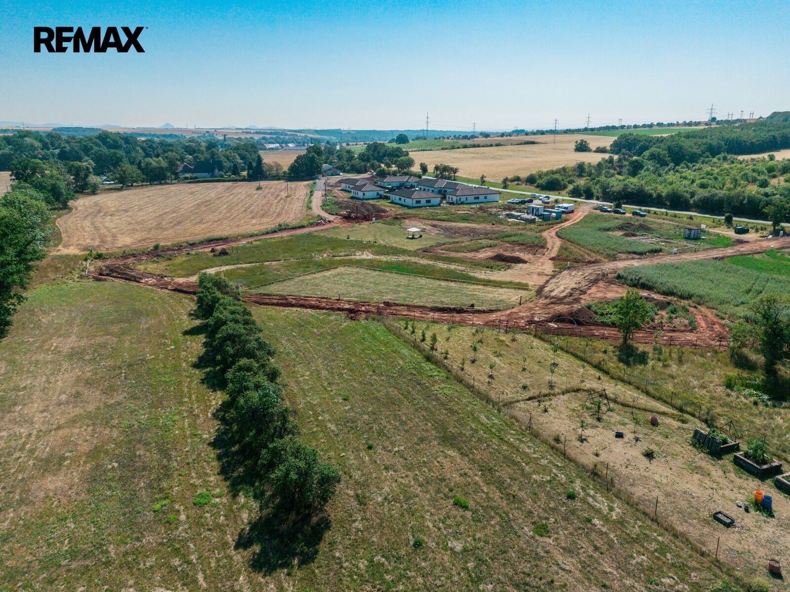 Prodej pozemku 980 m² - foto 4