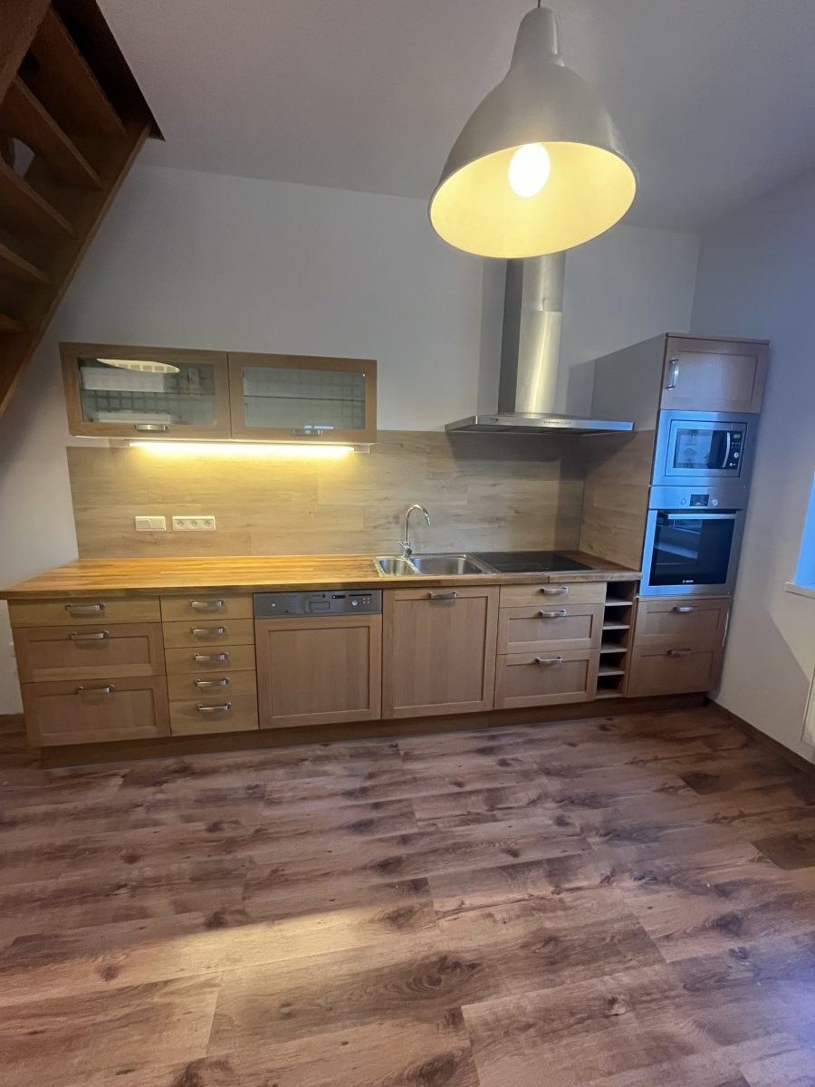 Pronájem bytu 3+kk 89 m² - foto 1