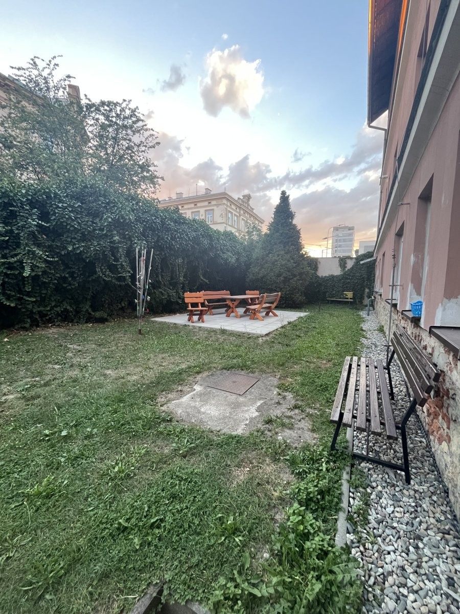 Pronájem bytu 3+kk 89 m² - foto 13