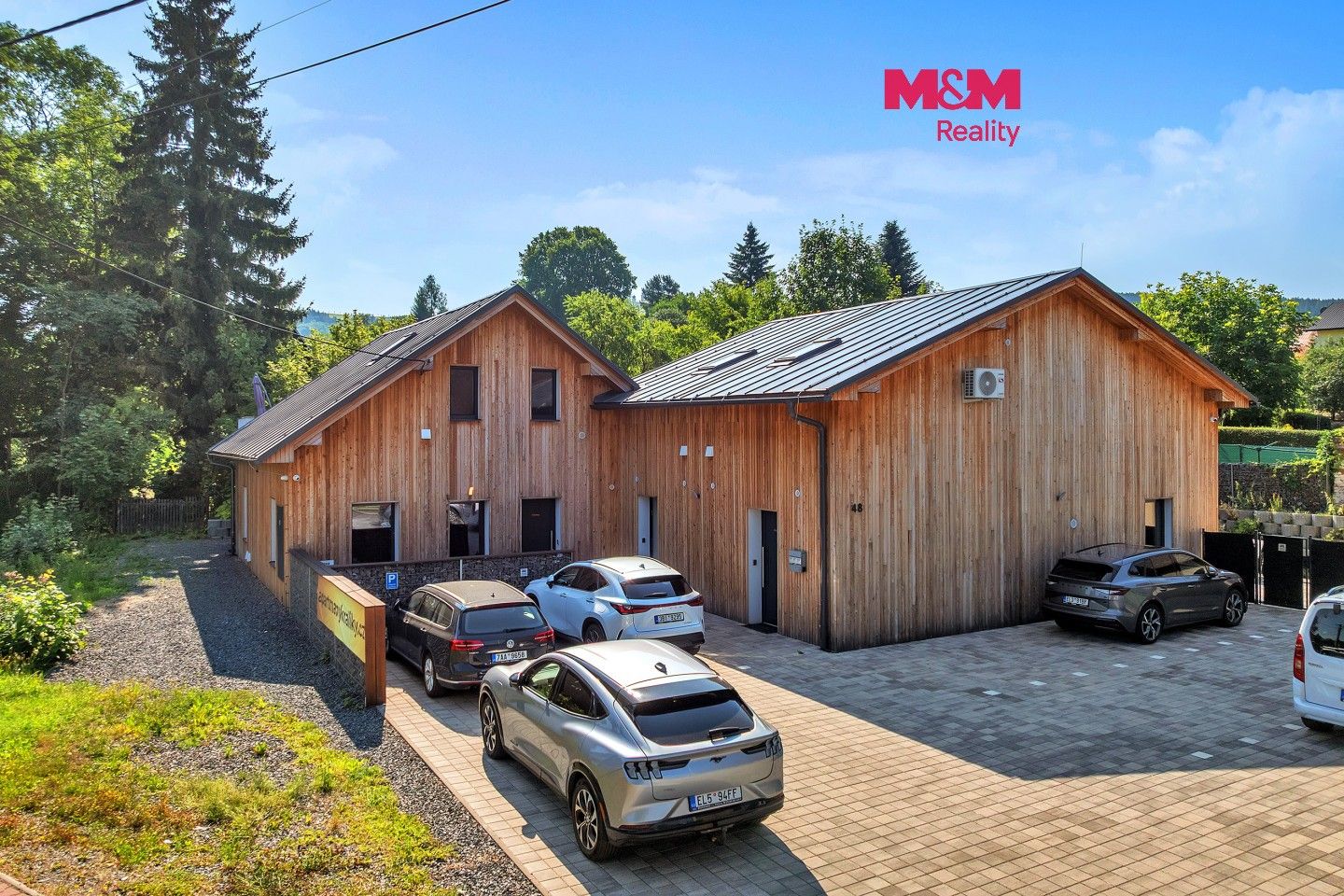 Prodej bytu 3+kk 77 m² - foto 1