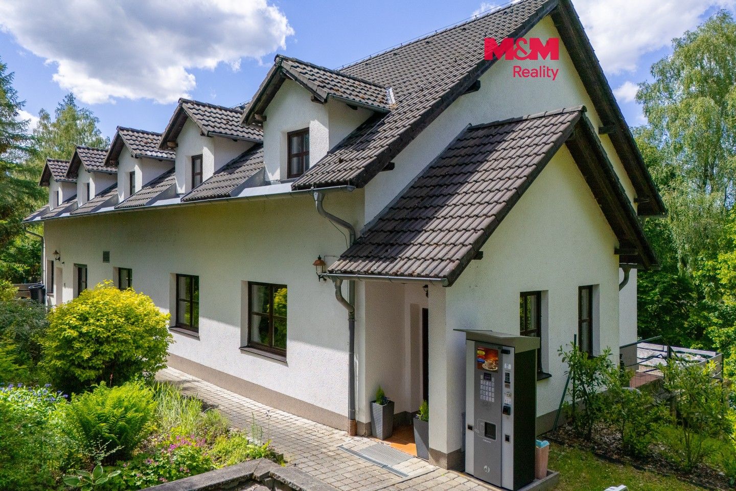 Prodej komerčního prostoru 443 m² - foto 1