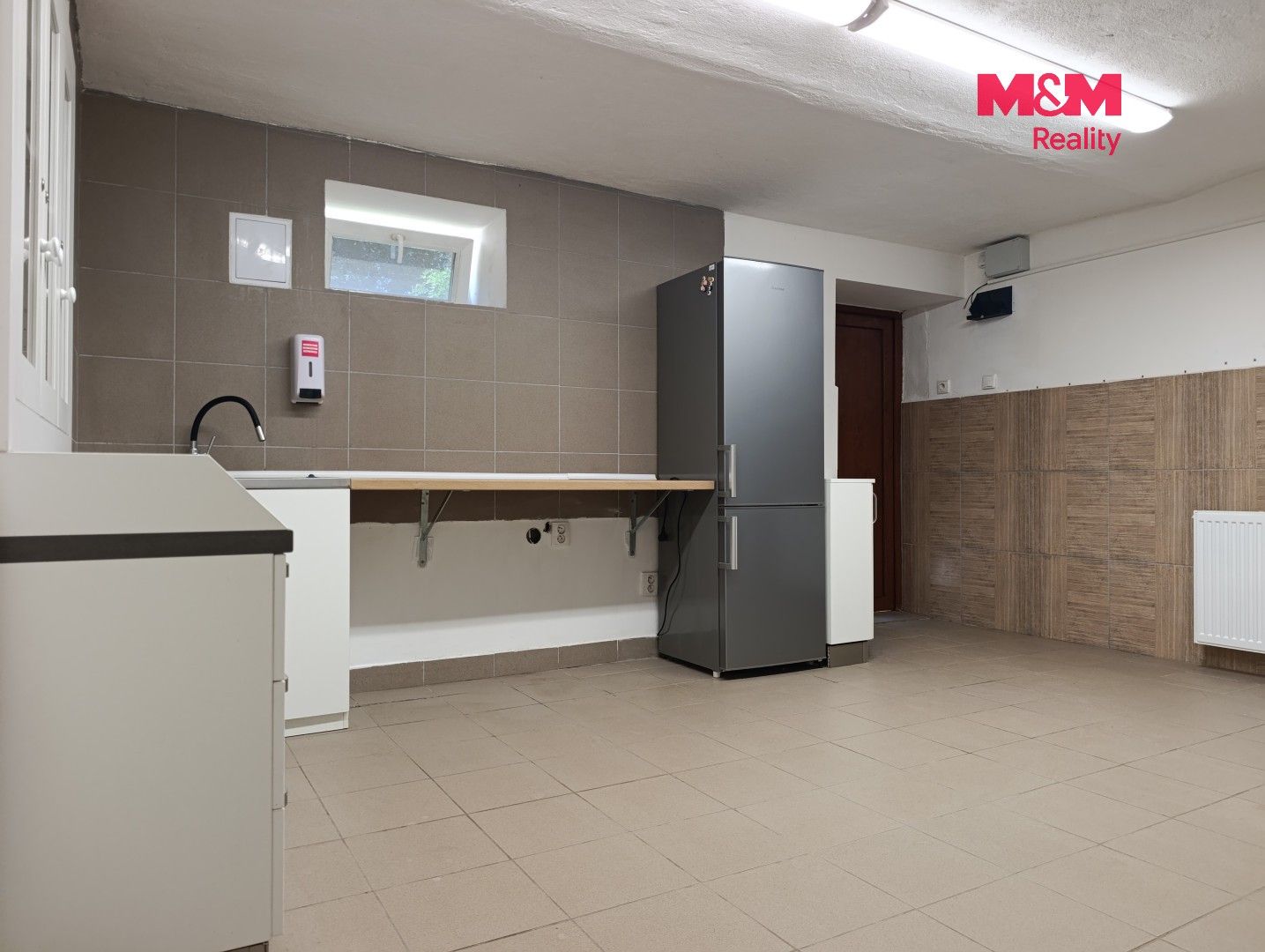 Pronájem komerčního prostoru 117 m² - foto 4