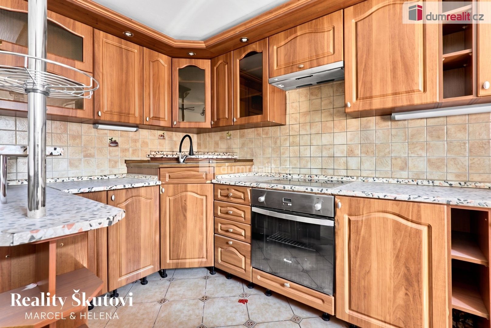Prodej nemovitosti 350 m² - foto 3