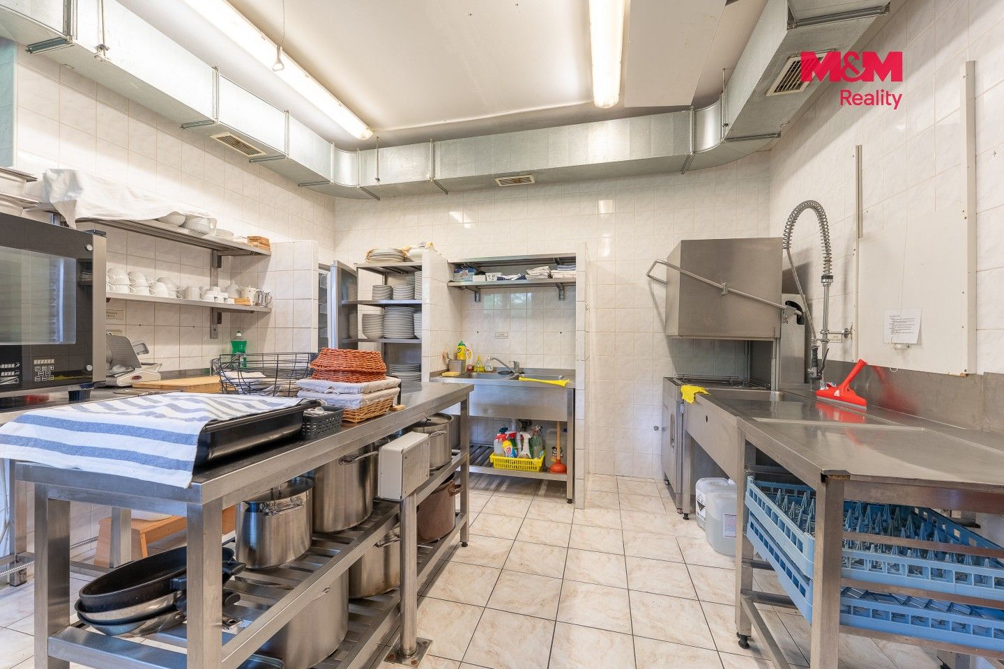 Prodej komerčního prostoru 443 m² - foto 20