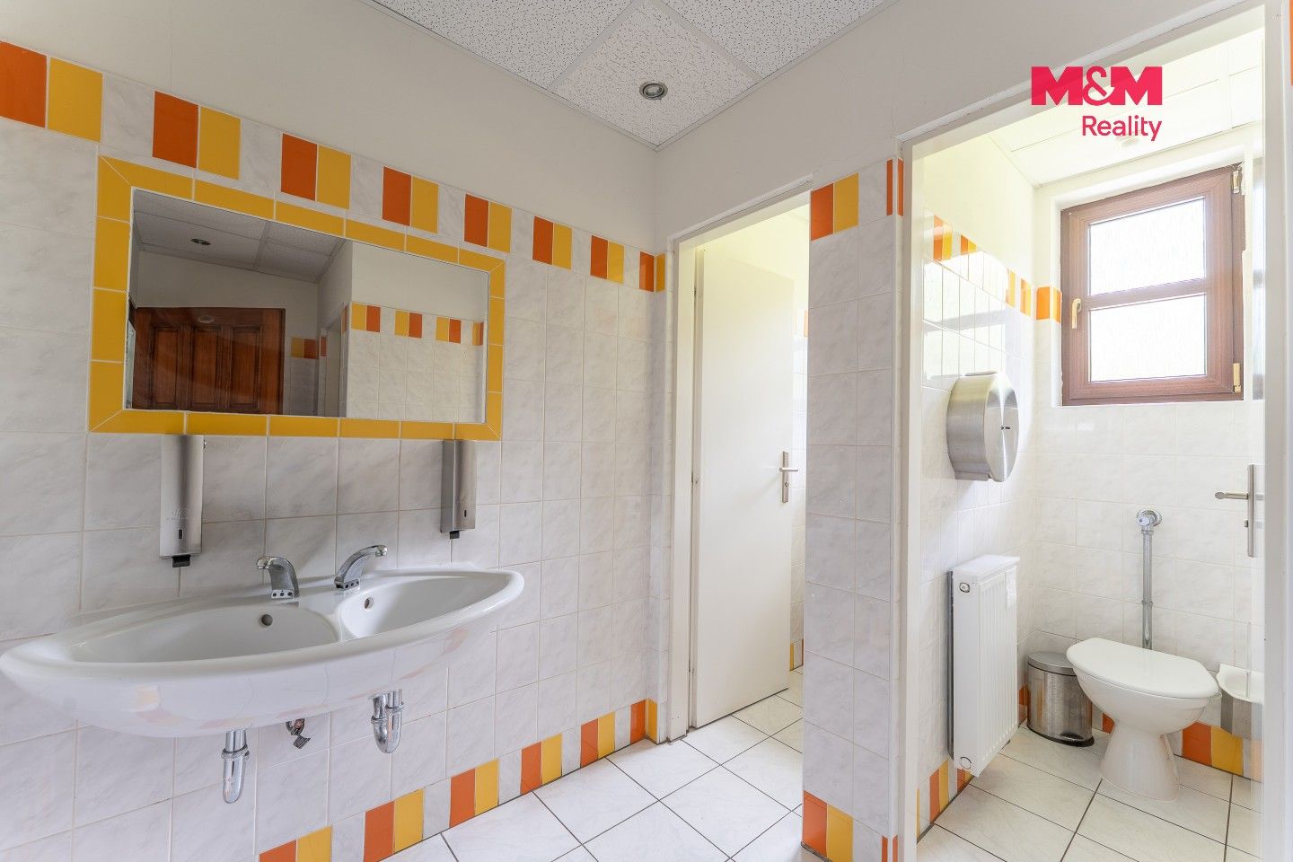 Prodej komerčního prostoru 443 m² - foto 22