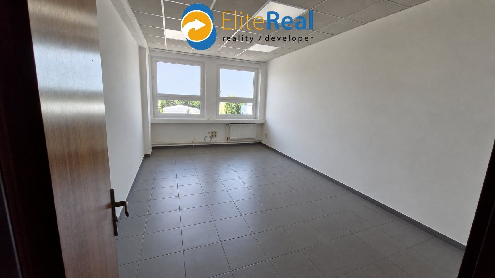 Pronájem komerčního prostoru 23 m² - foto 1