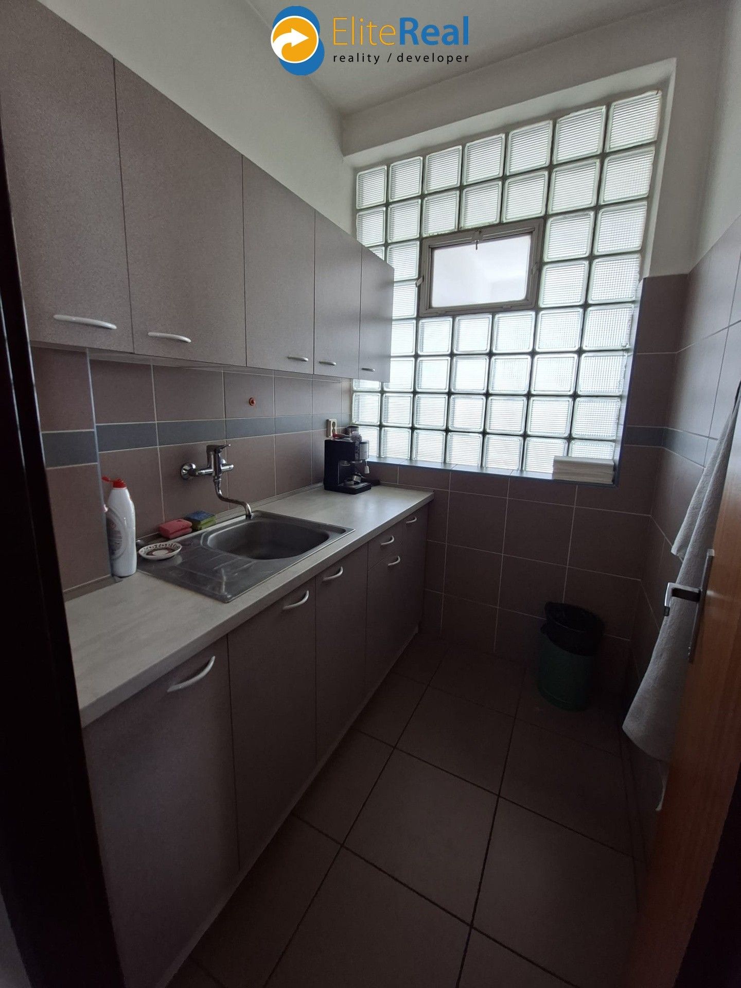 Pronájem komerčního prostoru 23 m² - foto 2