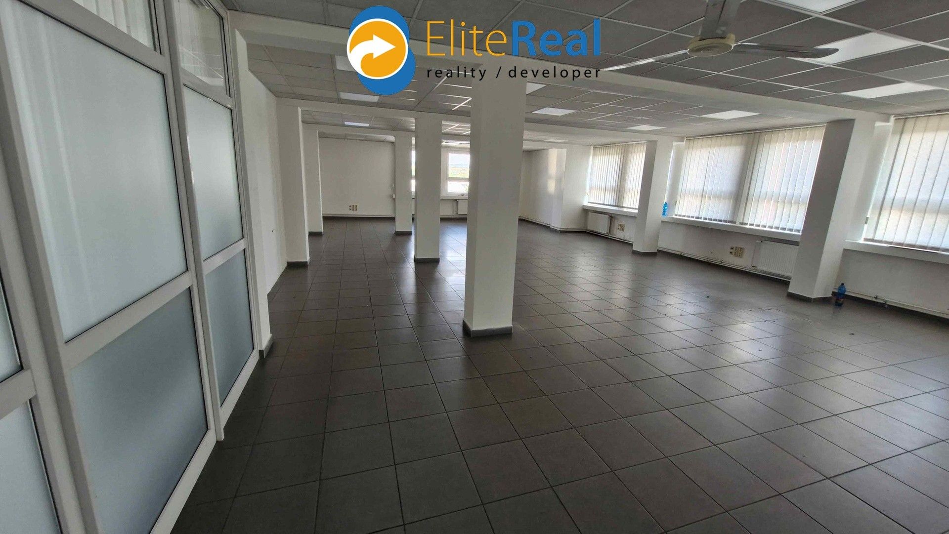 Pronájem komerčního prostoru 155 m² - foto 1