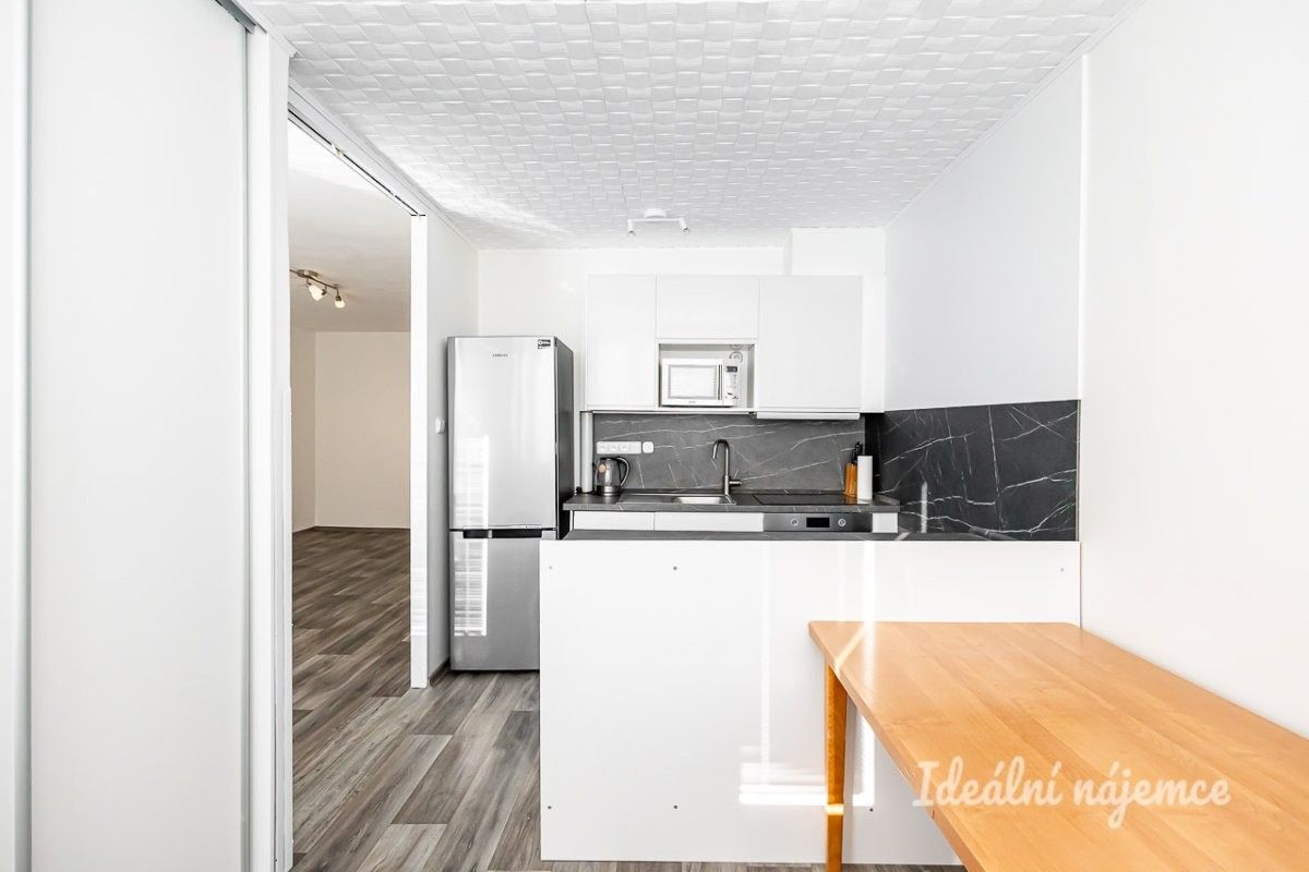 Pronájem bytu 3+1 67 m² - foto 1