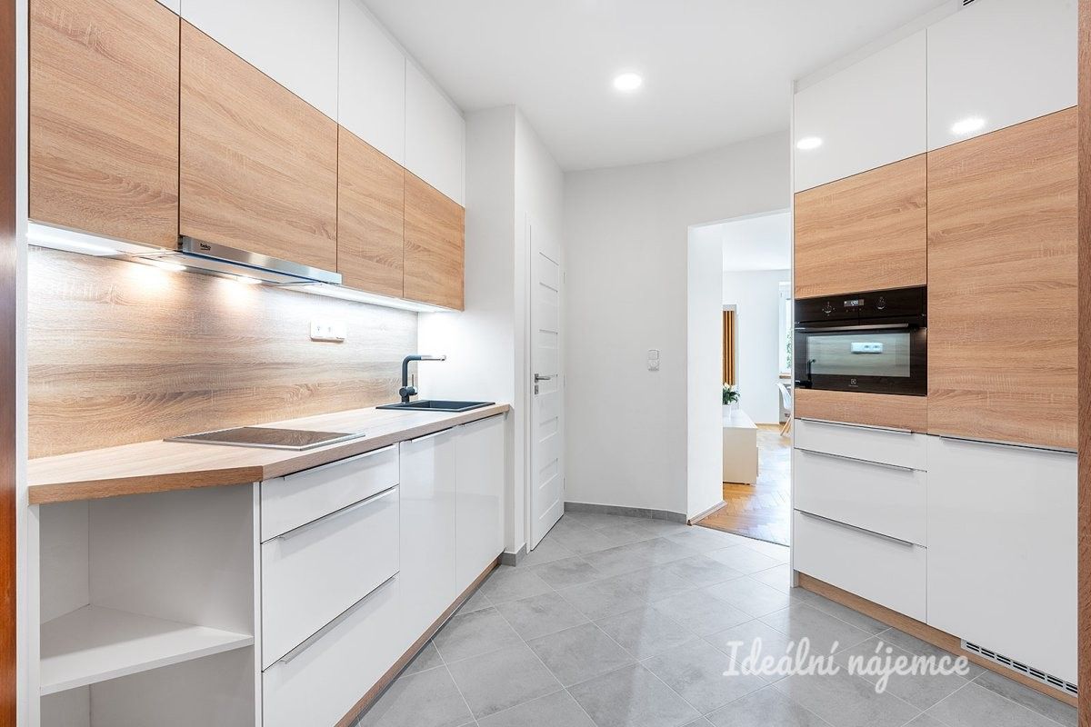 Pronájem bytu 1+kk 39 m² - foto 1