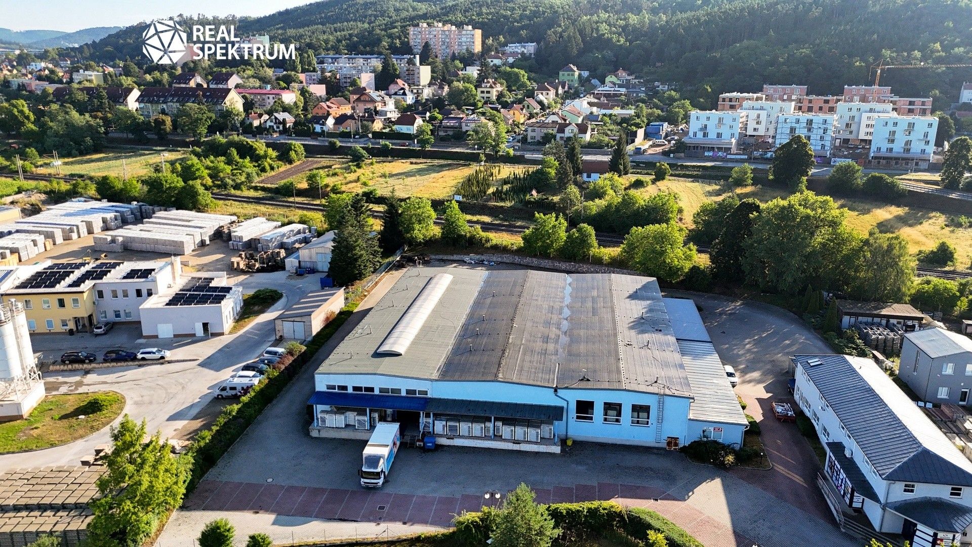 Pronájem komerčního prostoru 2908 m² - foto 1