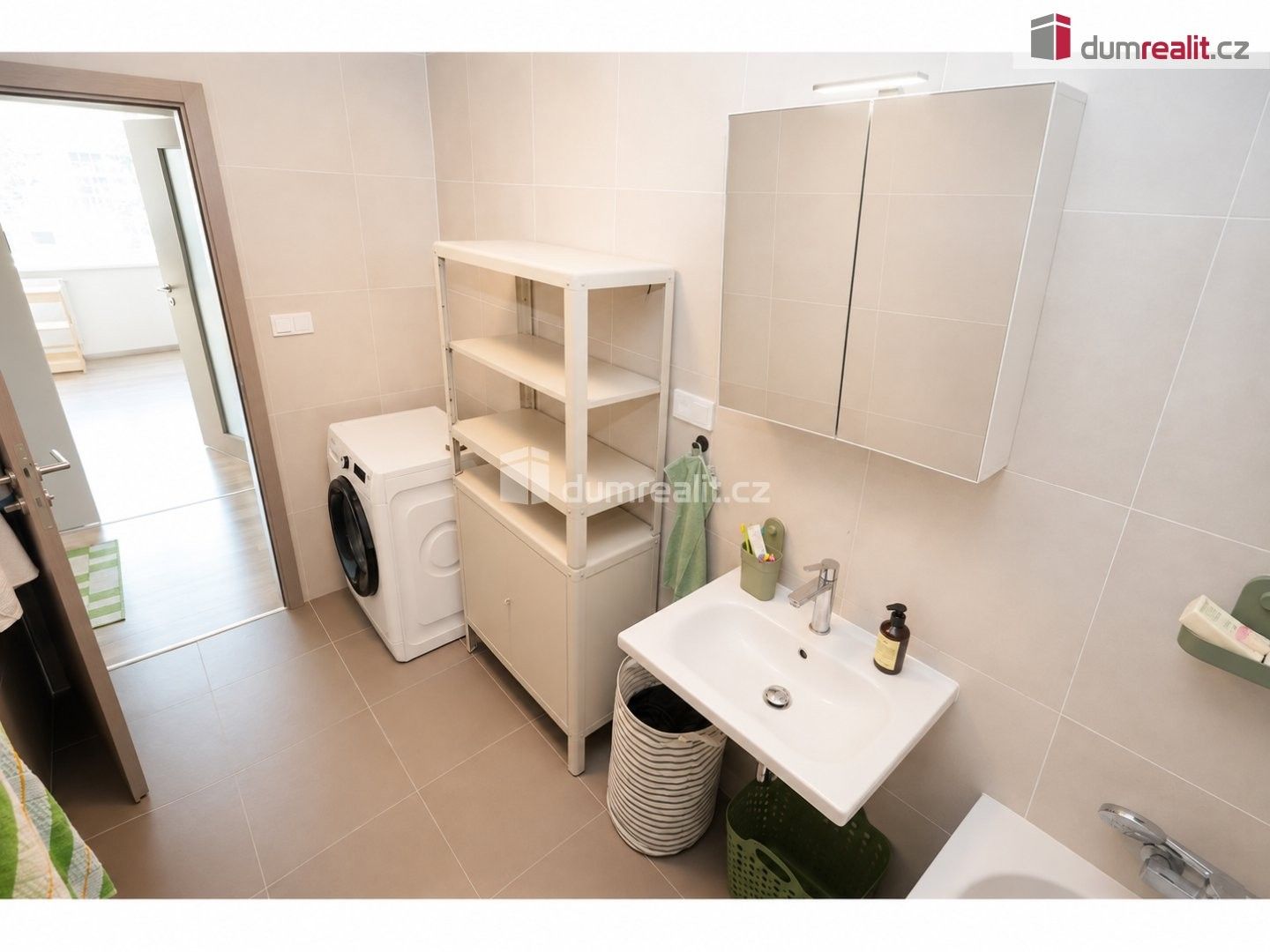 Pronájem bytu 3+kk 86 m² - foto 12