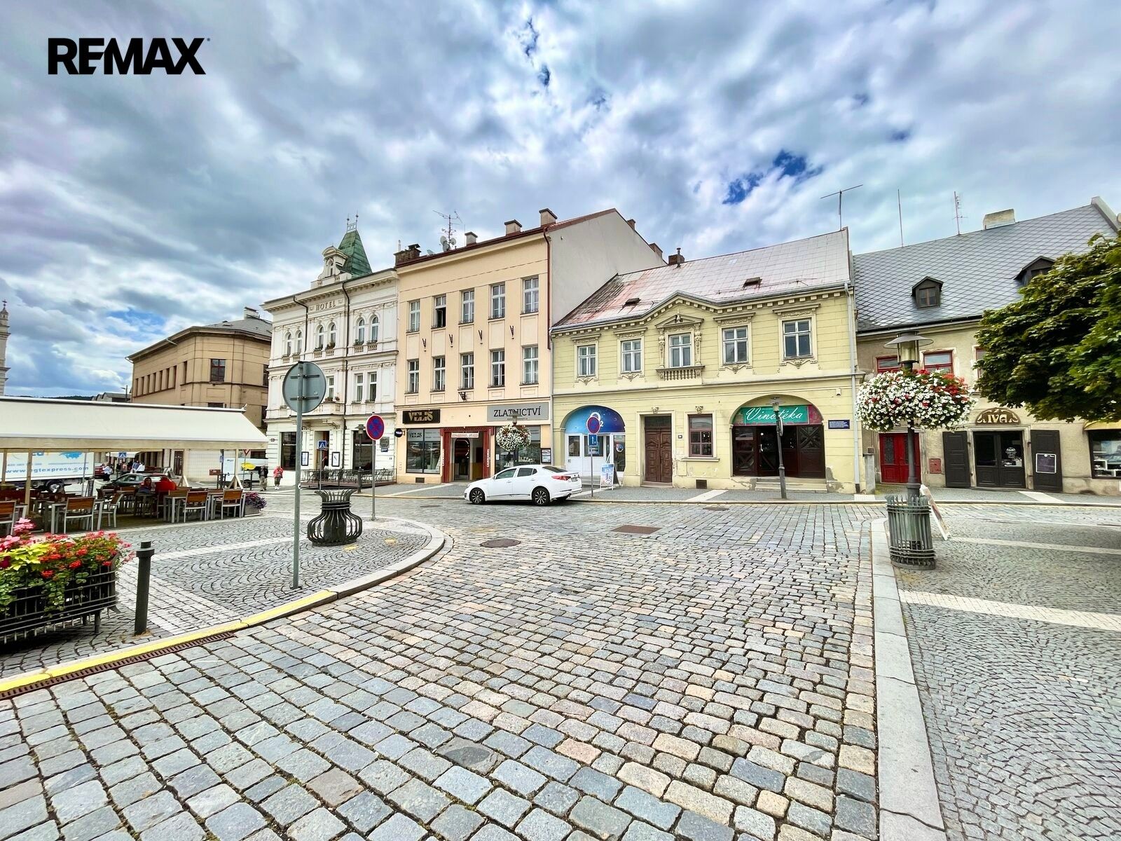 Pronájem komerčního prostoru 115 m² - foto 1