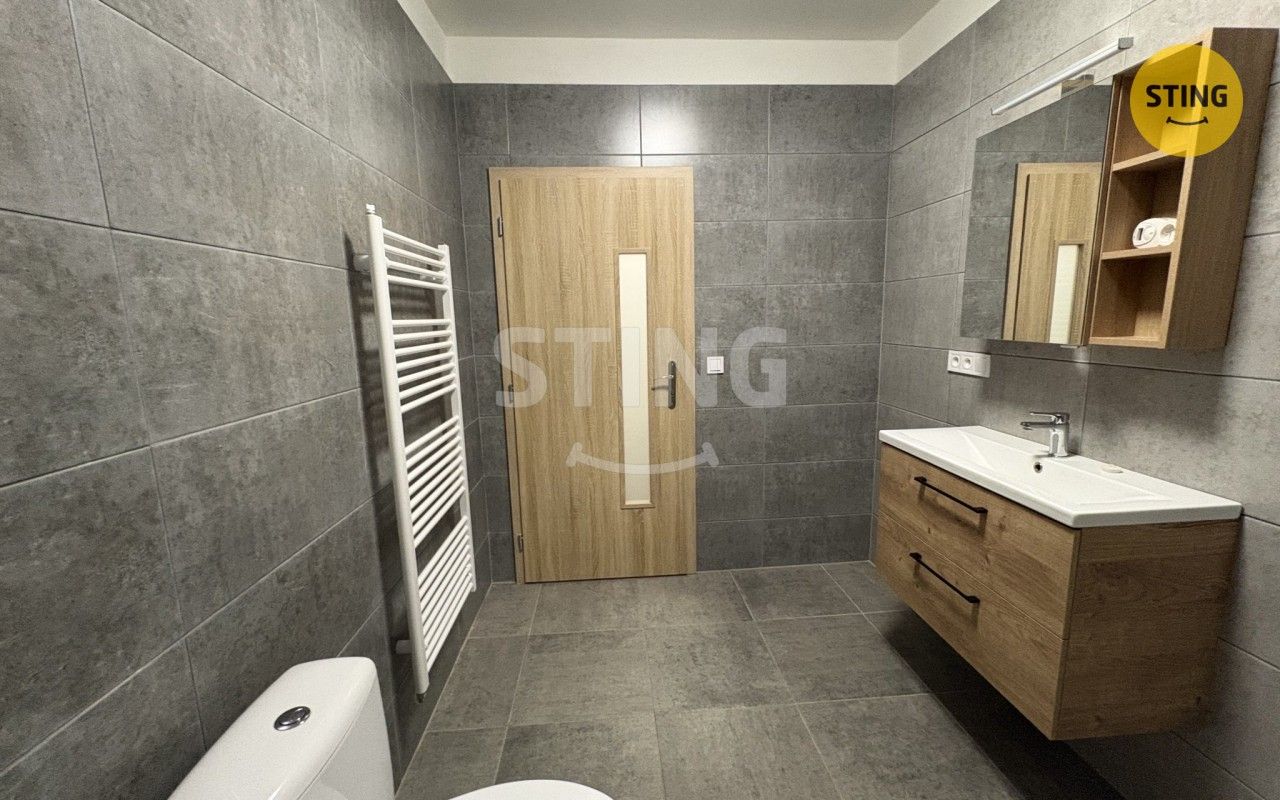 Pronájem bytu 2+kk 70 m² - foto 12