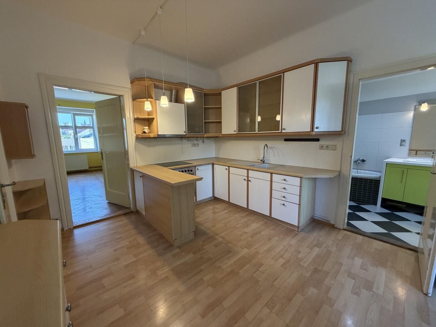 Pronájem bytu 3+1 100 m² - foto 1