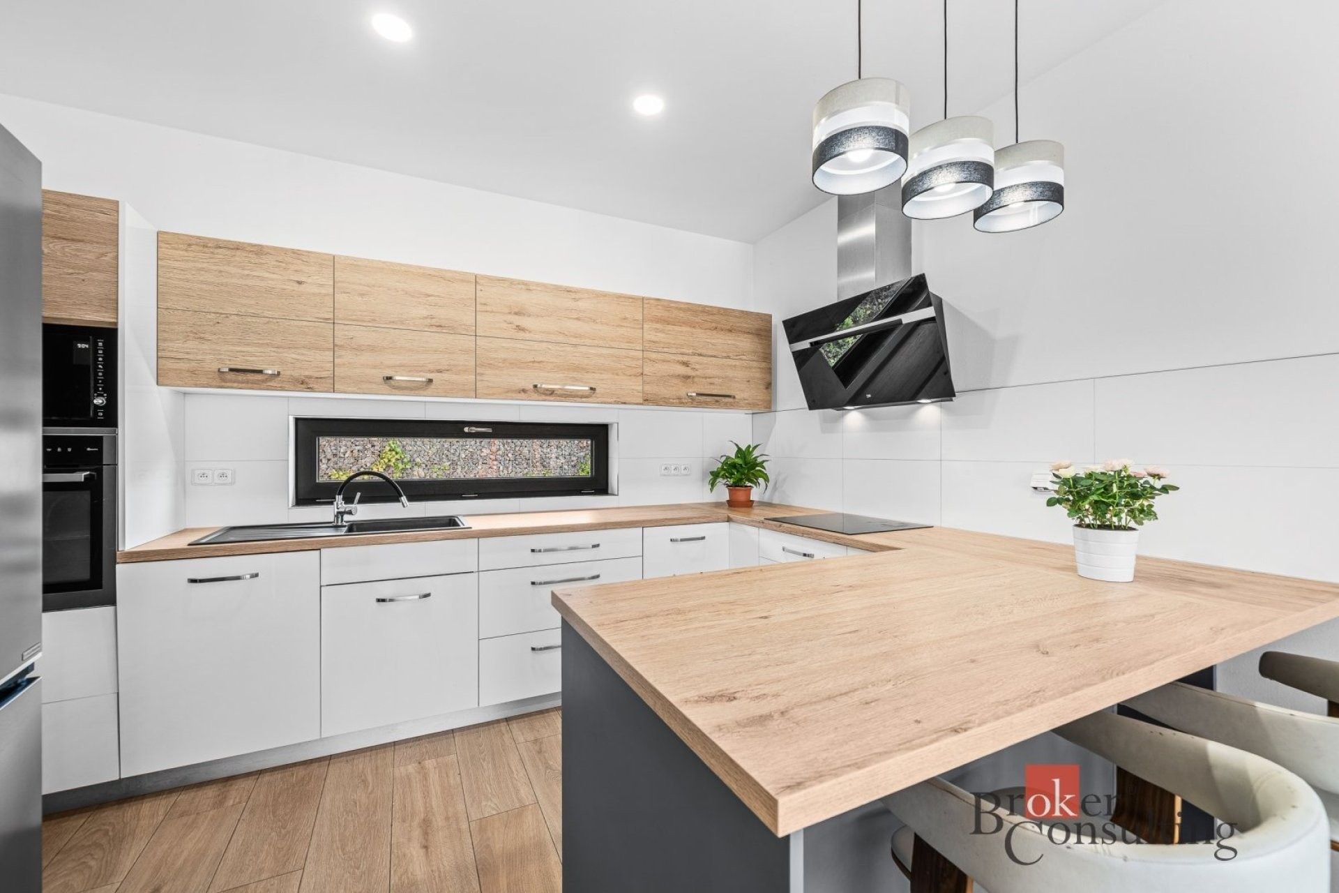 Prodej nemovitosti 183 m² - foto 3