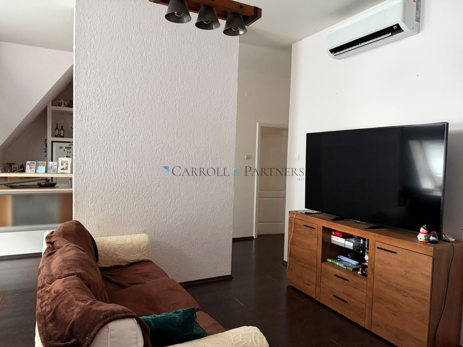Pronájem bytu 2+kk 69 m² - foto 2