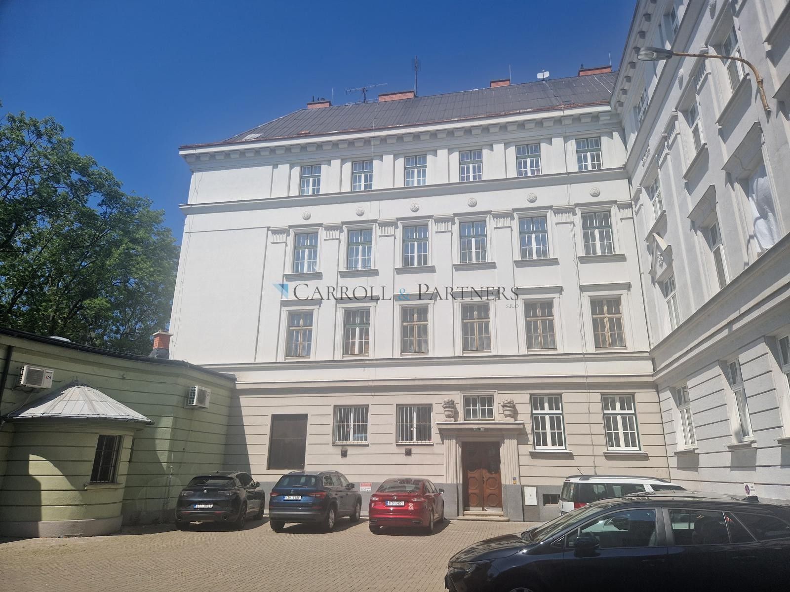 Pronájem bytu 2+kk 69 m² - foto 1