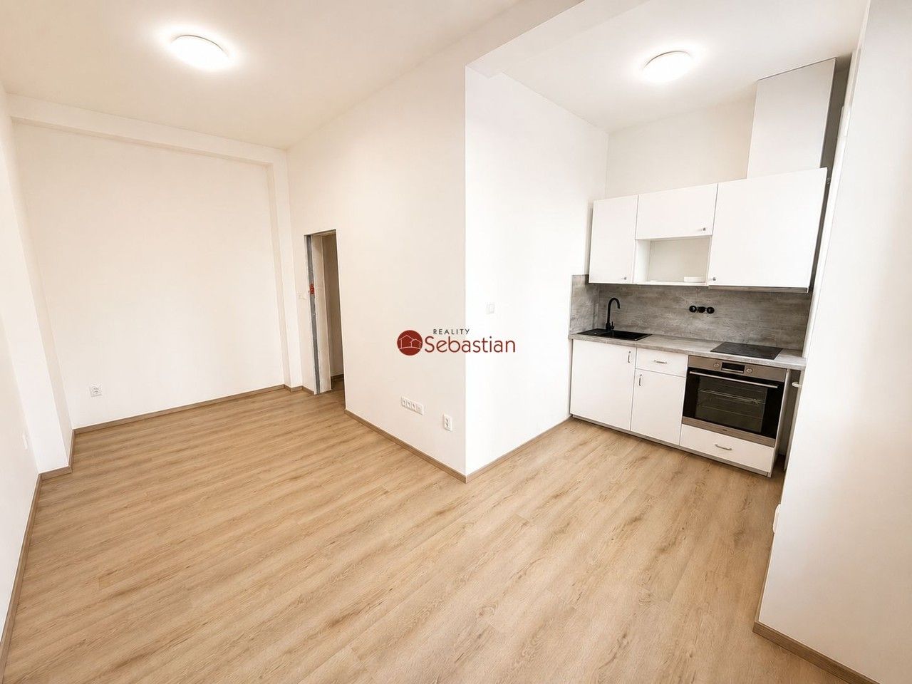 Pronájem bytu 1+kk 24 m² - foto 1