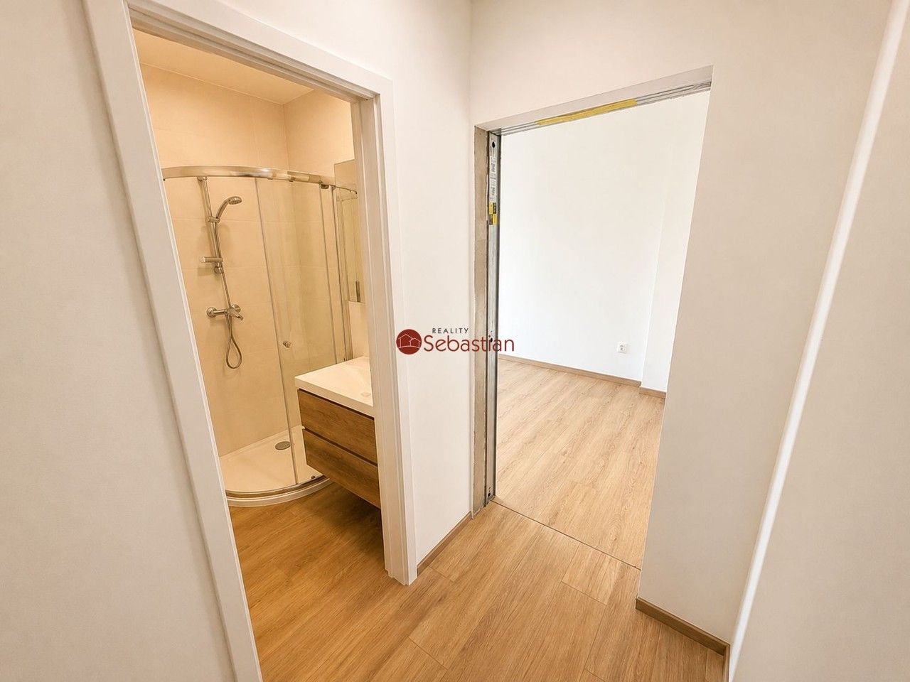 Pronájem bytu 1+kk 24 m² - foto 4