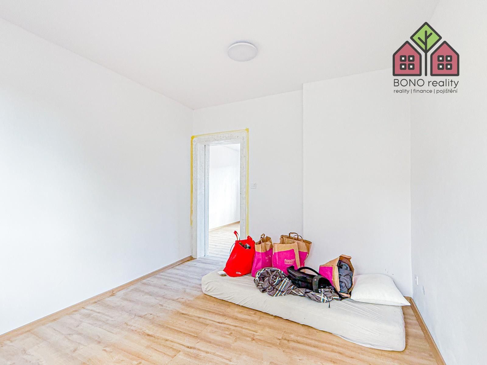 Pronájem bytu 3+1 65 m² - foto 14